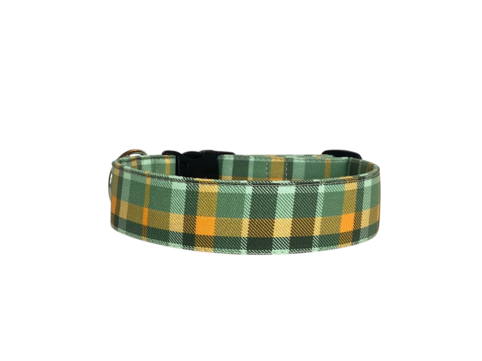 This is a festive and stylish St. Patrick's Day-inspired dog collar featuring a classic plaid pattern in shades of green, yellow, and gold, perfect for celebrating Irish traditions. It comes in a variety of sizes to fit dogs of all breeds and sizes, from small to large.
The collar is designed for customization, with the option to embroider your pet's name or a personalized message onto the fabric. Additionally, the buckle can be engraved with essential details, such as your pet's name or your contact infor