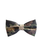 This rugged dog bow tie features a classic camouflage pattern, perfect for adventurous pups or those who love a bold, outdoorsy look. Designed with an adjustable Velcro strap, it securely attaches to any collar, ensuring a comfortable fit for dogs of all sizes. Stylish and durable, this bow tie is a great way to showcase your dog’s personality while adding a unique touch to their wardrobe!