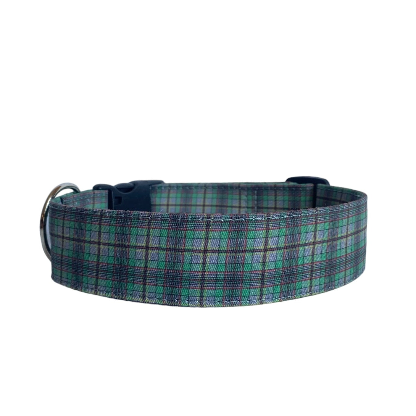 Whether on walks or lounging at home, this collar adds a refined yet playful touch to your dog's look.