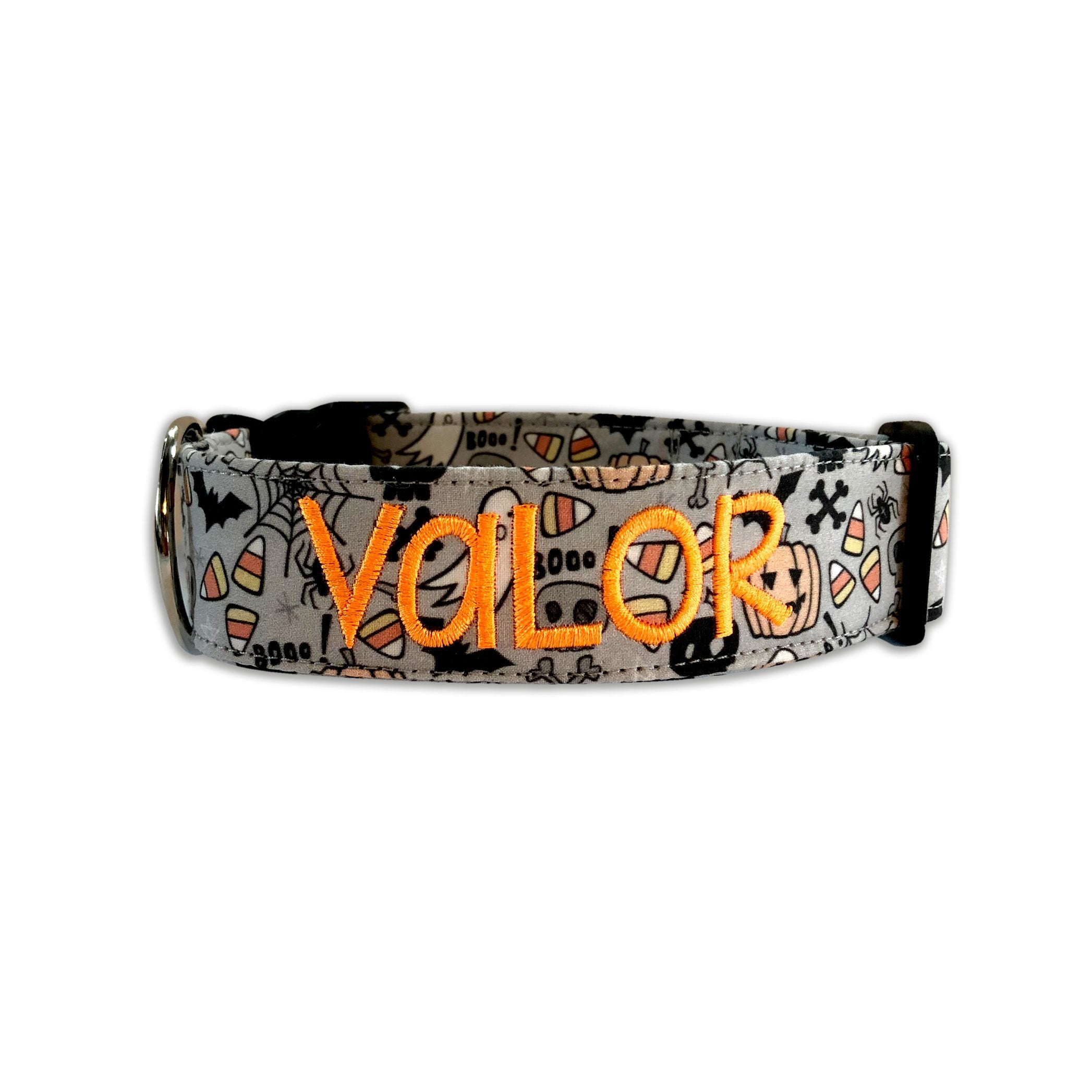 Go Trick-O-Treating with your favorite people and be spooky all month long in our personalized Halloween collar. Halloween Dog Collar. Custom Dog Collar by Duke & Fox. Embroidered Dog collar. Dog Collar with candy corn, spiders, ghosts, bats, and bones. Embroidered Halloween Dog Collar with Neon Orange Personalization.