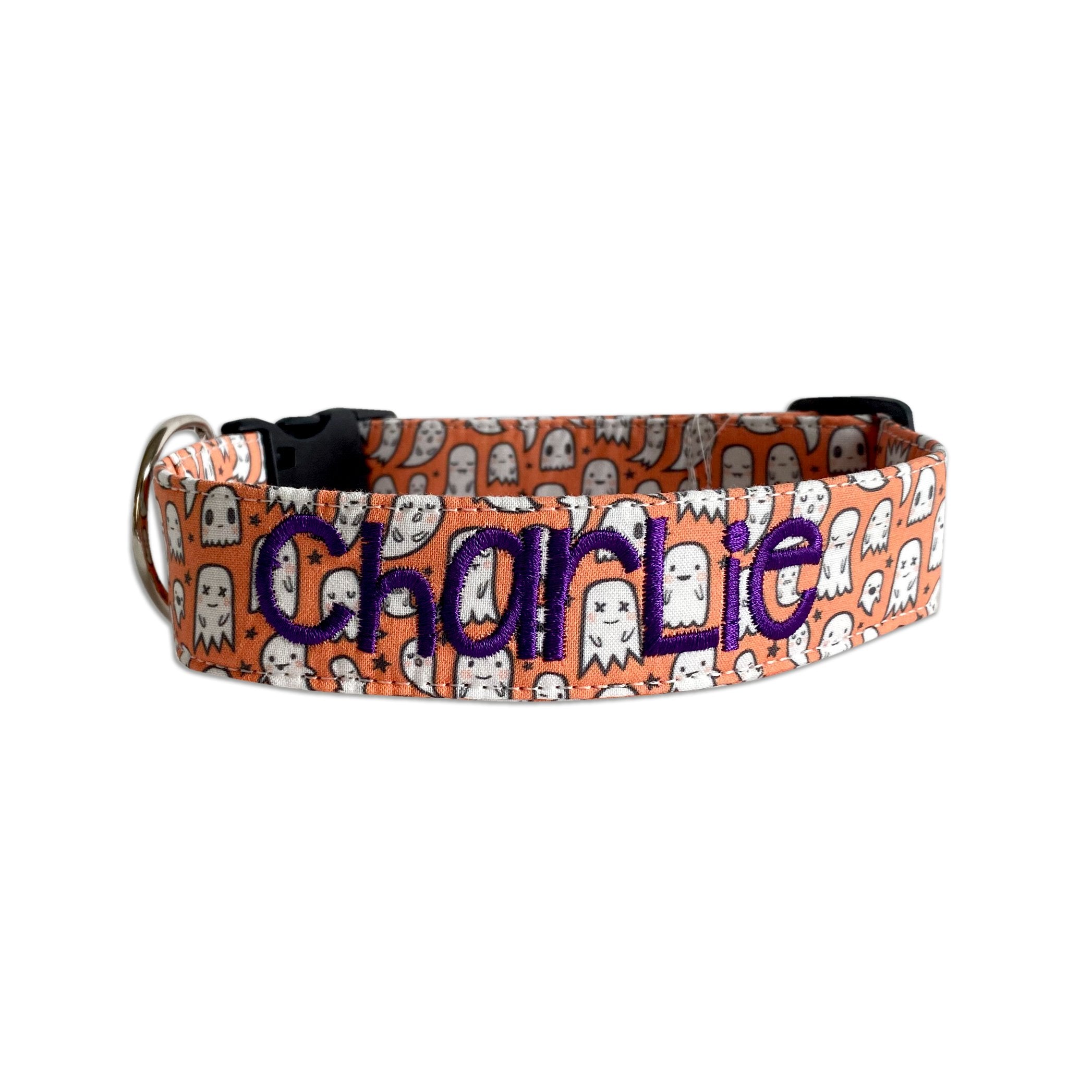 Whether choosing from a traditional dog collar, embroidered dog collar, or engraved buckle dog collar, you’ll find a great selection to choose from.  Duke & Fox® personalized dog collars come in a variety of unique styles and patterns. Our embroidered collars and engraved buckle collars also add to your dog's safety and your peace of mind with critical contact information should you and your dog get separated. 