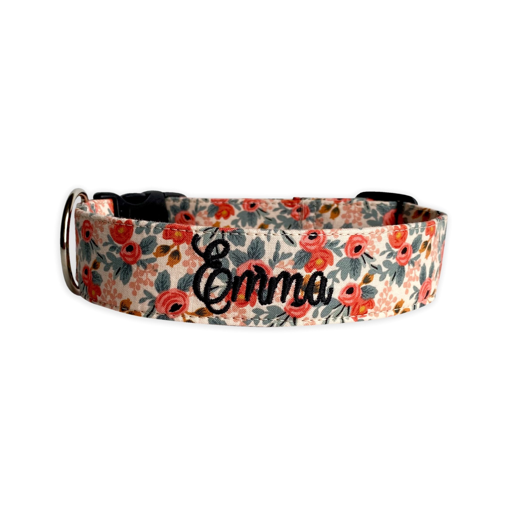 Whether choosing from a traditional dog collar, embroidered dog collar, or engraved buckle dog collar, you’ll find a great selection to choose from. Duke & Fox® personalized dog collars come in a variety of unique styles and patterns. Our embroidered collars and engraved buckle collars also add to your dog's safety and your peace of mind with critical contact information should you and your dog get separated.