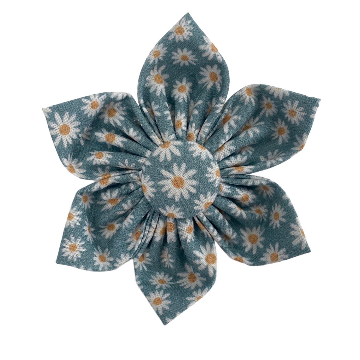 Blue dog collar flower with white daisies all over it. Features: 4" in size and can wrap around collars that are up to 2" in width, the Velcro® can also be trimmed to fit snuggly around smaller collars