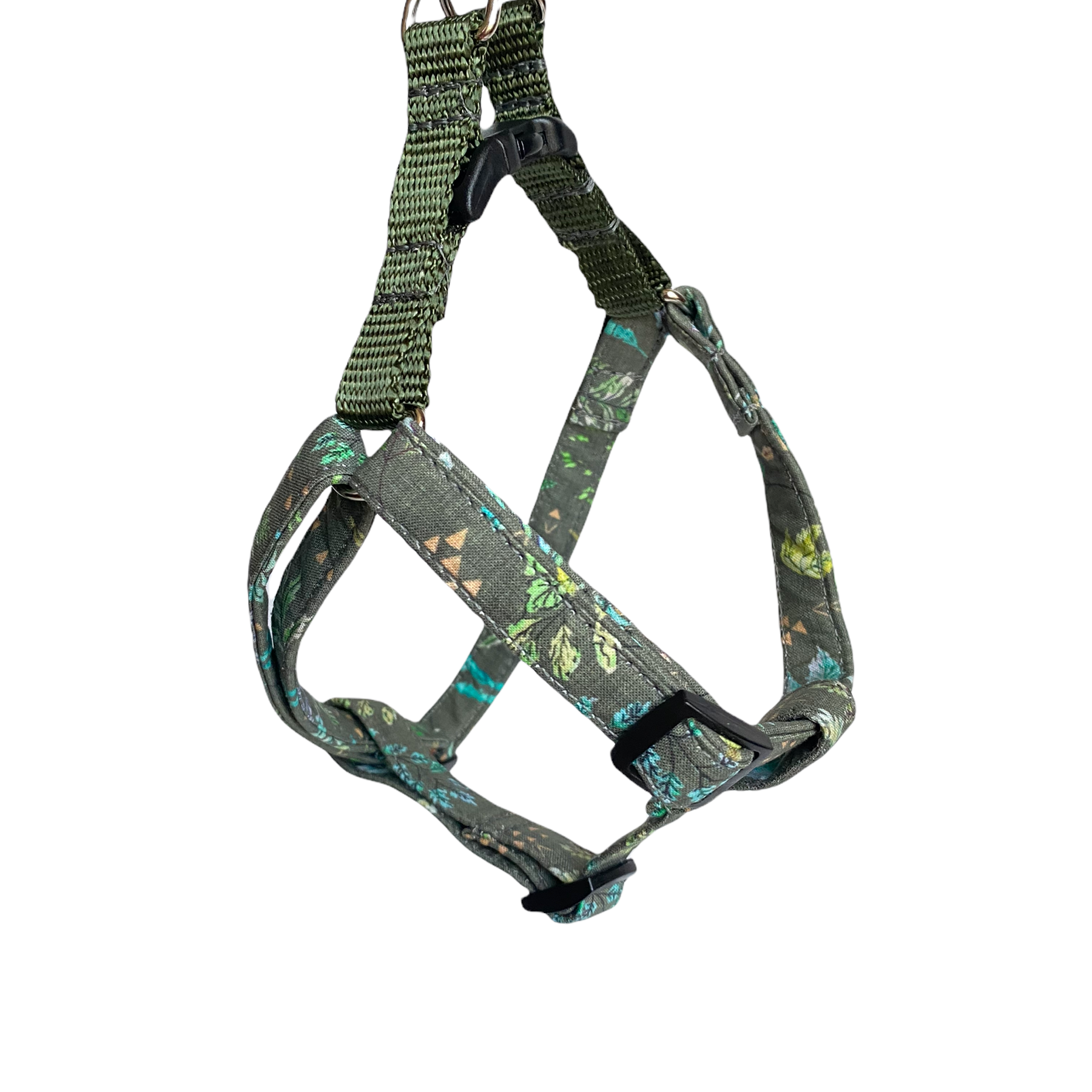 Duke & Fox® step in harnesses are made with comfort, safety, and style in mind. Our step in harnesses can be made in any of our custom dog collar patterns. Duke & Fox® harnesses are great for adding an element of control to your pup that pulls. Our harnesses are easy to slip into and fasten.