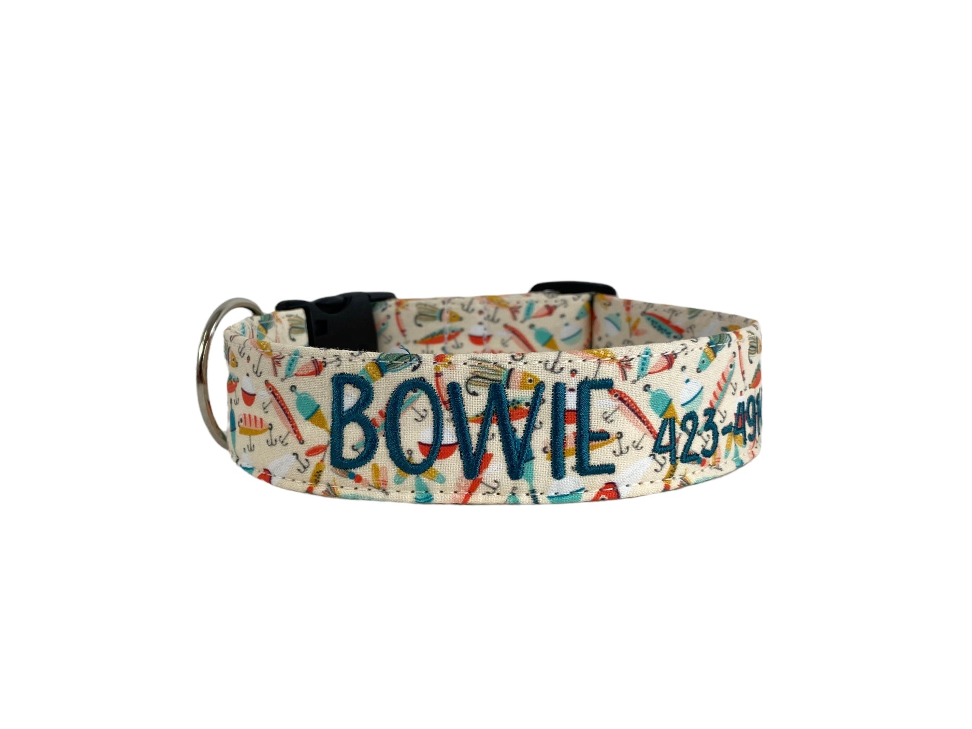 Whether choosing from a traditional dog collar, embroidered dog collar, or engraved buckle dog collar, you’ll find a great selection of personalized dog collars to choose from. Duke & Fox® personalized dog collars come in a variety of unique styles and patterns. Our embroidered collars and engraved buckle collars also add to your dog's safety and your peace of mind with critical contact information should you and your dog get separated. Fishing lures dog collar.