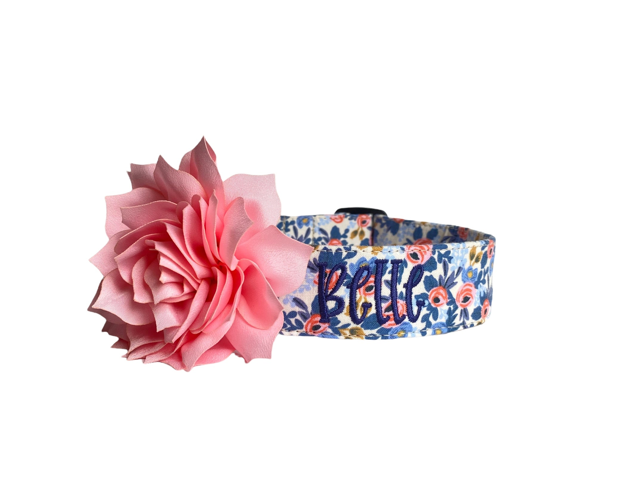 Whether choosing from a traditional dog collar, embroidered dog collar, or engraved buckle dog collar, you’ll find a great selection of personalized dog collars to choose from. Duke & Fox® personalized dog collars come in a variety of unique styles and patterns. Our embroidered collars and engraved buckle collars also add to your dog's safety and your peace of mind with critical contact information should you and your dog get separated. Cream floral dog collar.