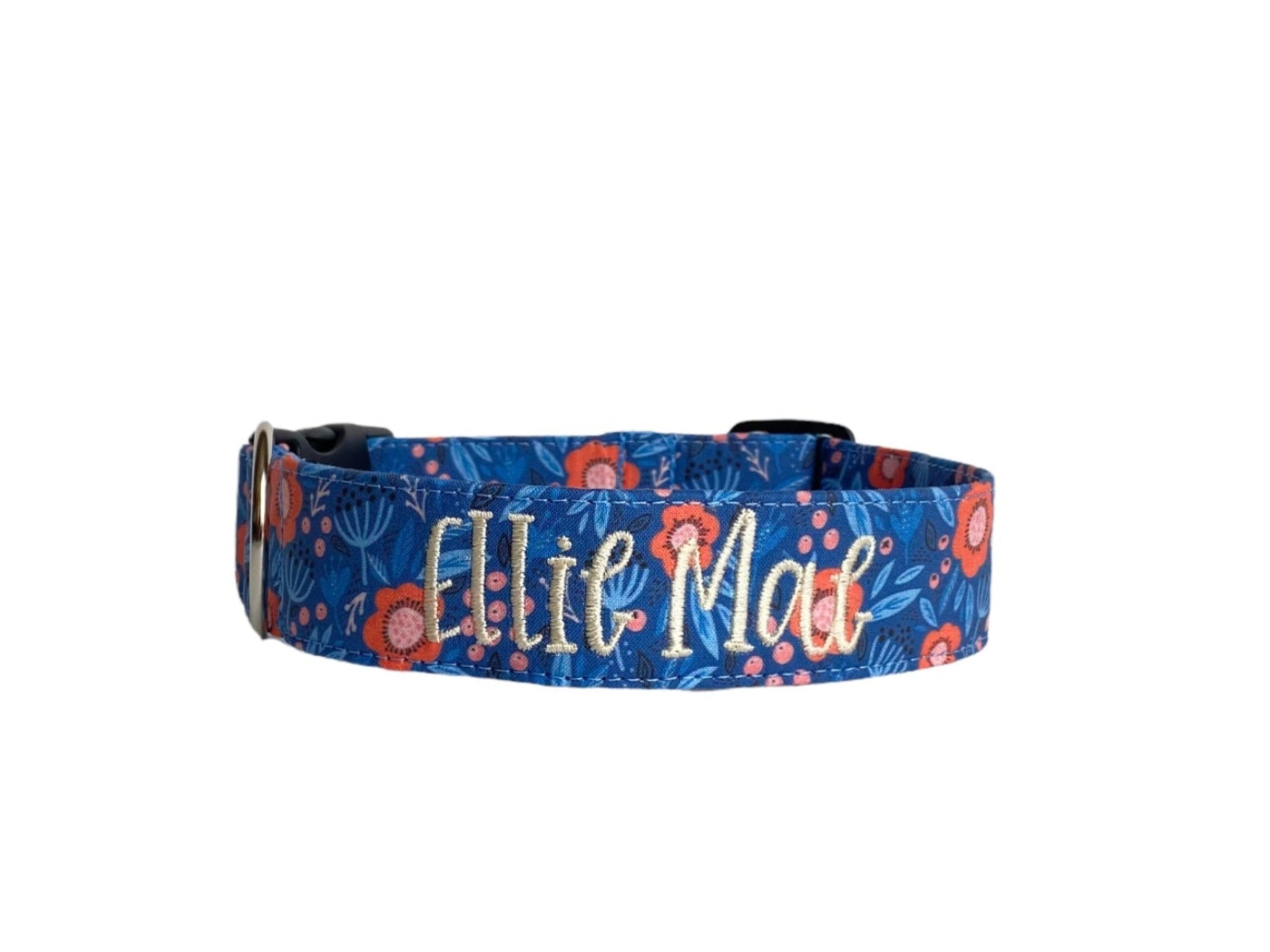 Whether choosing from a traditional dog collar, embroidered dog collar, or engraved buckle dog collar, you’ll find a great selection of personalized dog collars to choose from. Duke & Fox® personalized dog collars come in a variety of unique styles and patterns. Our embroidered collars and engraved buckle collars also add to your dog's safety and your peace of mind with critical contact information should you and your dog get separated. Blue coral floral dog collar.