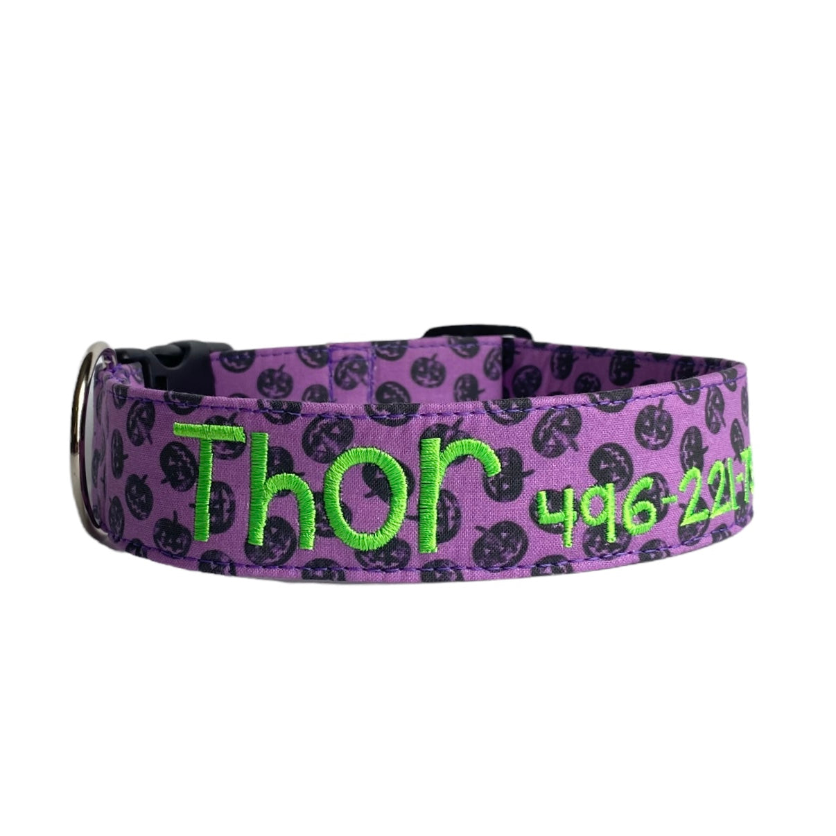Whether choosing from a traditional dog collar, embroidered dog collar, or engraved buckle dog collar, you’ll find a great selection of personalized dog collars to choose from.  Duke & Fox® personalized dog collars come in a variety of unique styles and patterns. Our embroidered collars and engraved buckle collars also add to your dog's safety and your peace of mind with critical contact information should you and your dog get separated.  Purple jack o'lanterns dog collar.