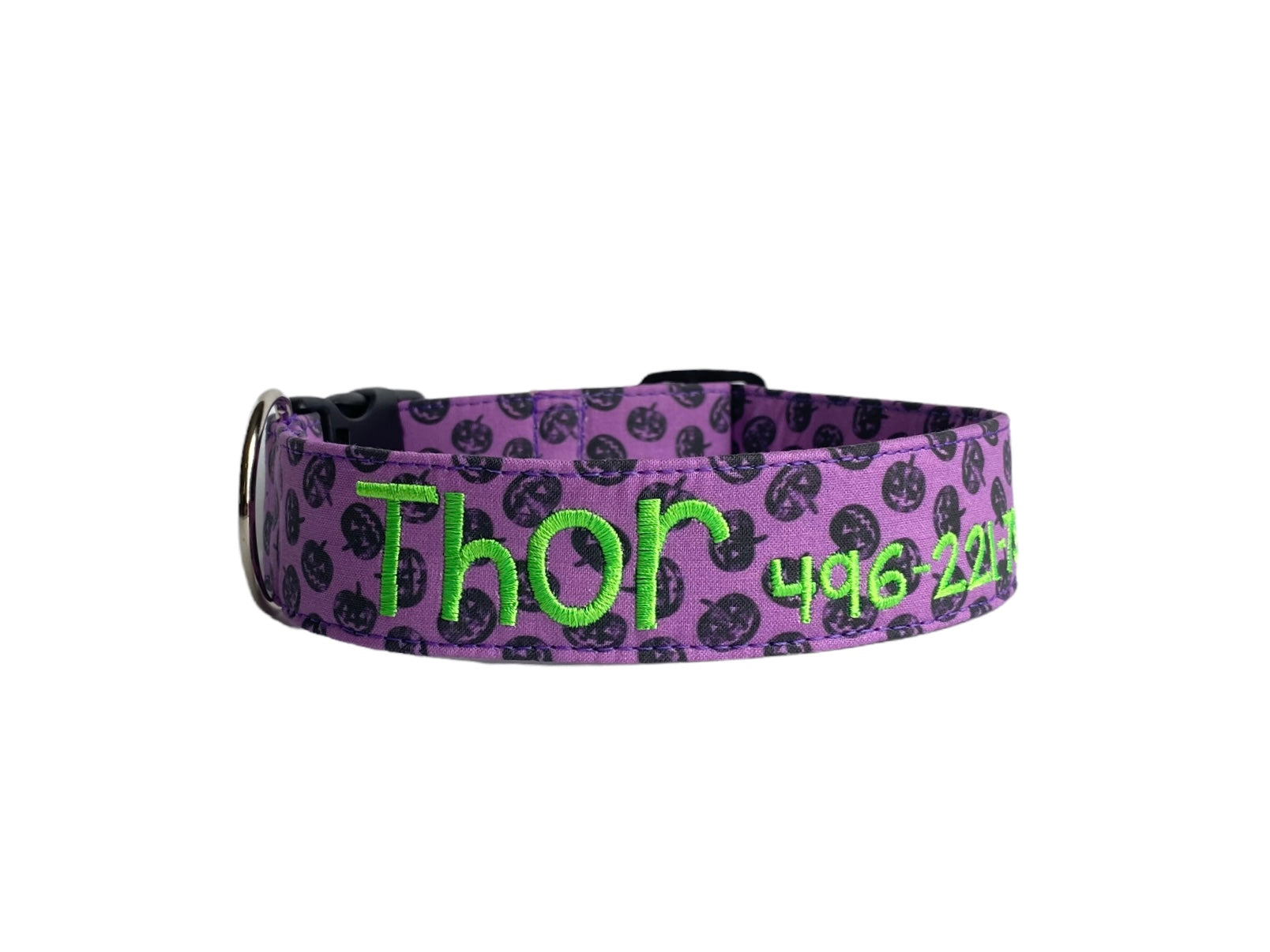 Whether choosing from a traditional dog collar, embroidered dog collar, or engraved buckle dog collar, you’ll find a great selection of personalized dog collars to choose from. Duke & Fox® personalized dog collars come in a variety of unique styles and patterns. Our embroidered collars and engraved buckle collars also add to your dog's safety and your peace of mind with critical contact information should you and your dog get separated. Purple jack o'lanterns dog collar.
