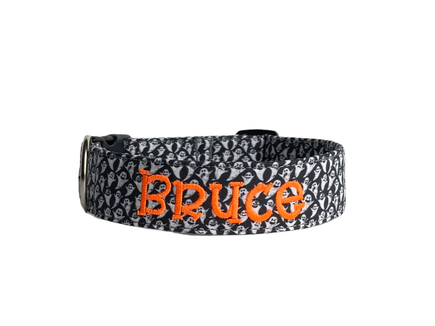 Whether choosing from a traditional dog collar, embroidered dog collar, or engraved buckle dog collar, you’ll find a great selection of personalized dog collars to choose from.  Duke & Fox® personalized dog collars come in a variety of unique styles and patterns. Our embroidered collars and engraved buckle collars also add to your dog's safety and your peace of mind with critical contact information should you and your dog get separated.  Ghost dog collar. Halloween dog collar.
