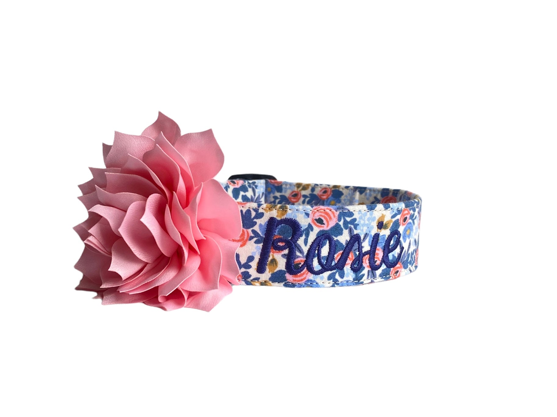 Whether choosing from a traditional dog collar, embroidered dog collar, or engraved buckle dog collar, you’ll find a great selection of personalized dog collars to choose from. Duke & Fox® personalized dog collars come in a variety of unique styles and patterns. Our embroidered collars and engraved buckle collars also add to your dog's safety and your peace of mind with critical contact information should you and your dog get separated. Cream floral dog collar.