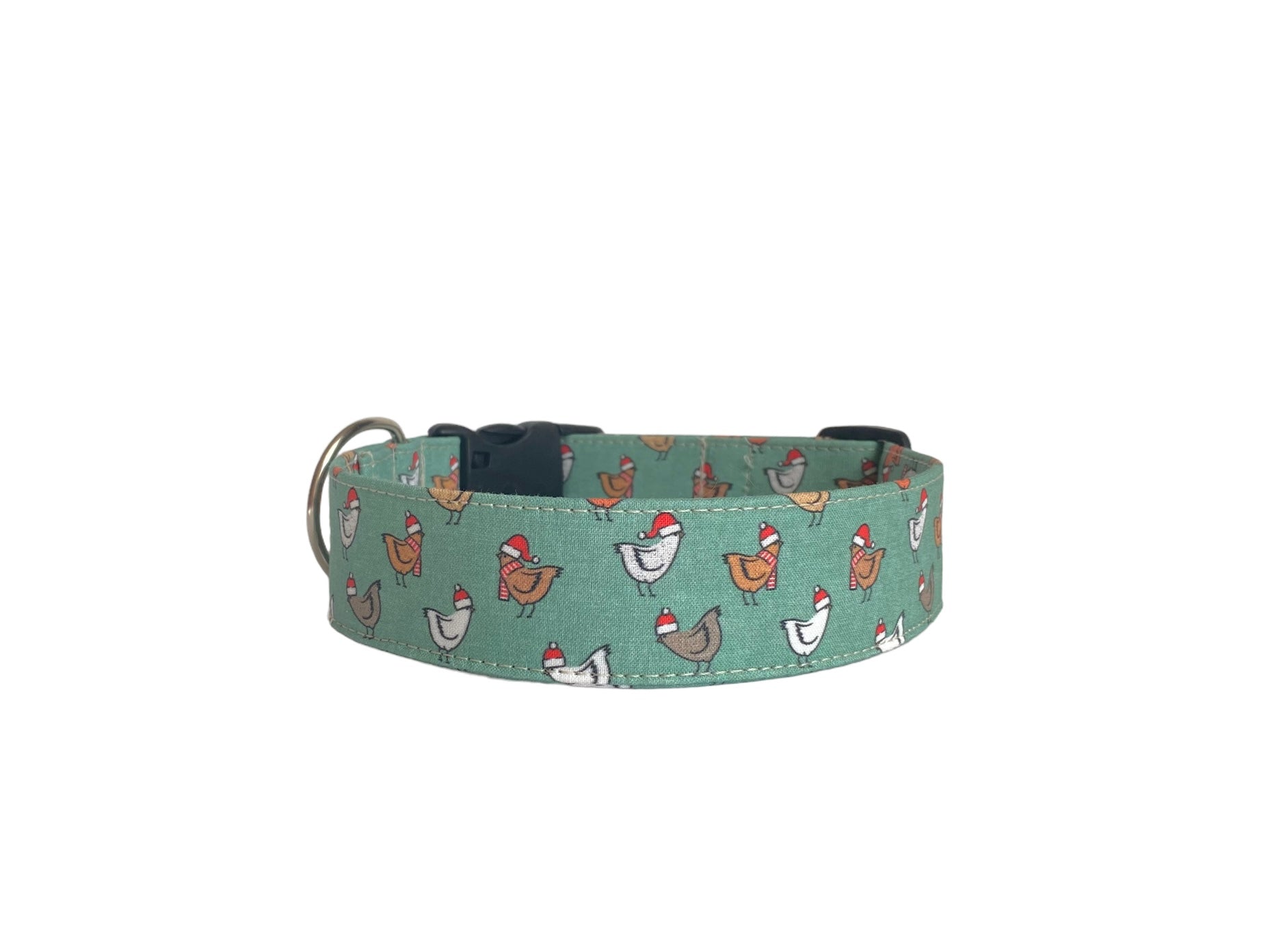 This fun dog collar features playful chickens wearing Santa hats, adding a festive touch to your pet’s holiday style.