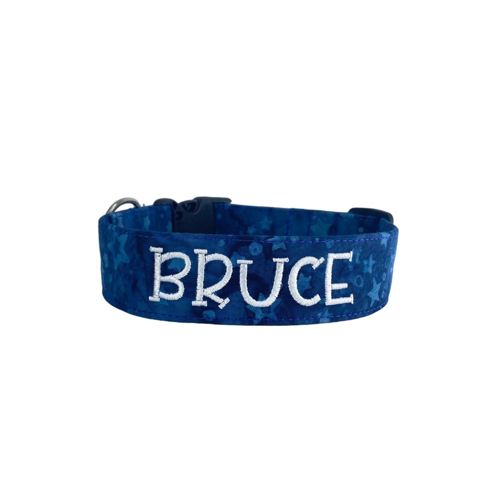 Whether choosing from a traditional dog collar, embroidered dog collar, or engraved buckle dog collar, you’ll find a great selection of personalized dog collars to choose from.  Duke & Fox® personalized dog collars come in a variety of unique styles and patterns. Our embroidered collars and engraved buckle collars also add to your dog's safety and your peace of mind with critical contact information should you and your dog get separated.  4th of July dog collar. Blue star dog collar.