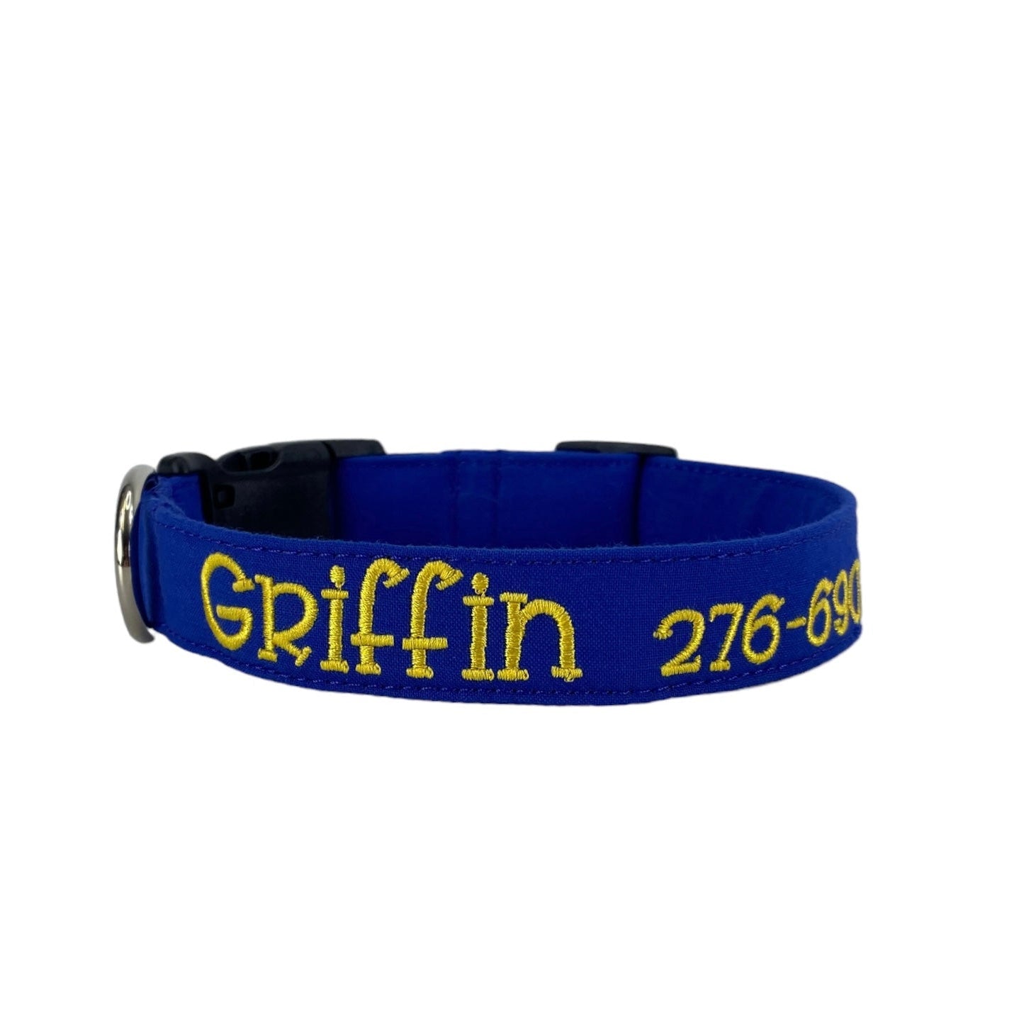 Whether choosing from a traditional dog collar, embroidered dog collar, or engraved buckle dog collar, you’ll find a great selection of personalized dog collars to choose from. Duke & Fox® personalized dog collars come in a variety of unique styles and patterns. Our embroidered collars and engraved buckle collars also add to your dog's safety and your peace of mind with critical contact information should you and your dog get separated. Solid royal blue embroidered dog collar.