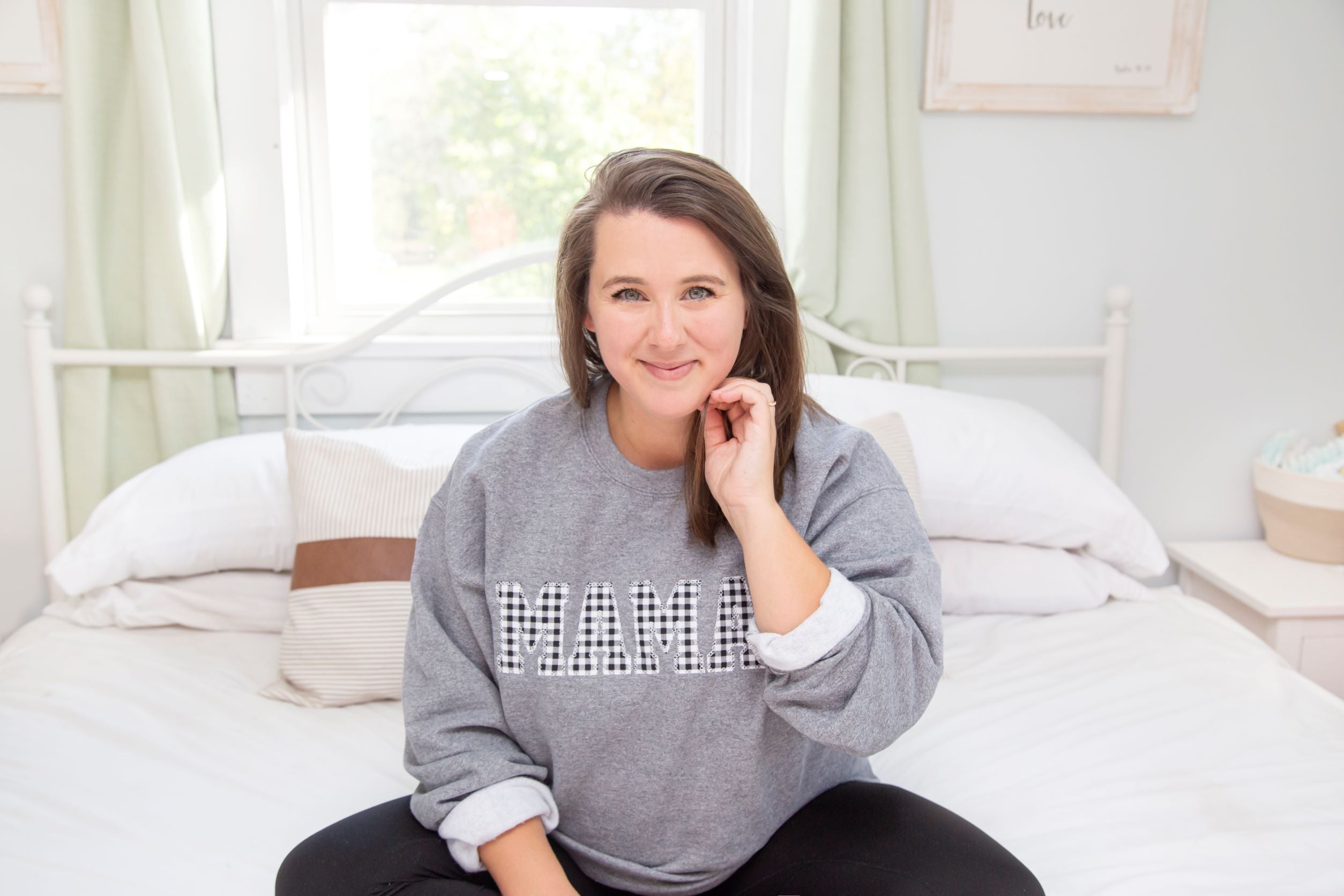 Mama Sweatshirt. Heather Gray Sweatshirt with black and white gingham applique Mama design. Mama Sweathshirt. Gifts for her. Gifts for Mom. Mother's Day Gift.
