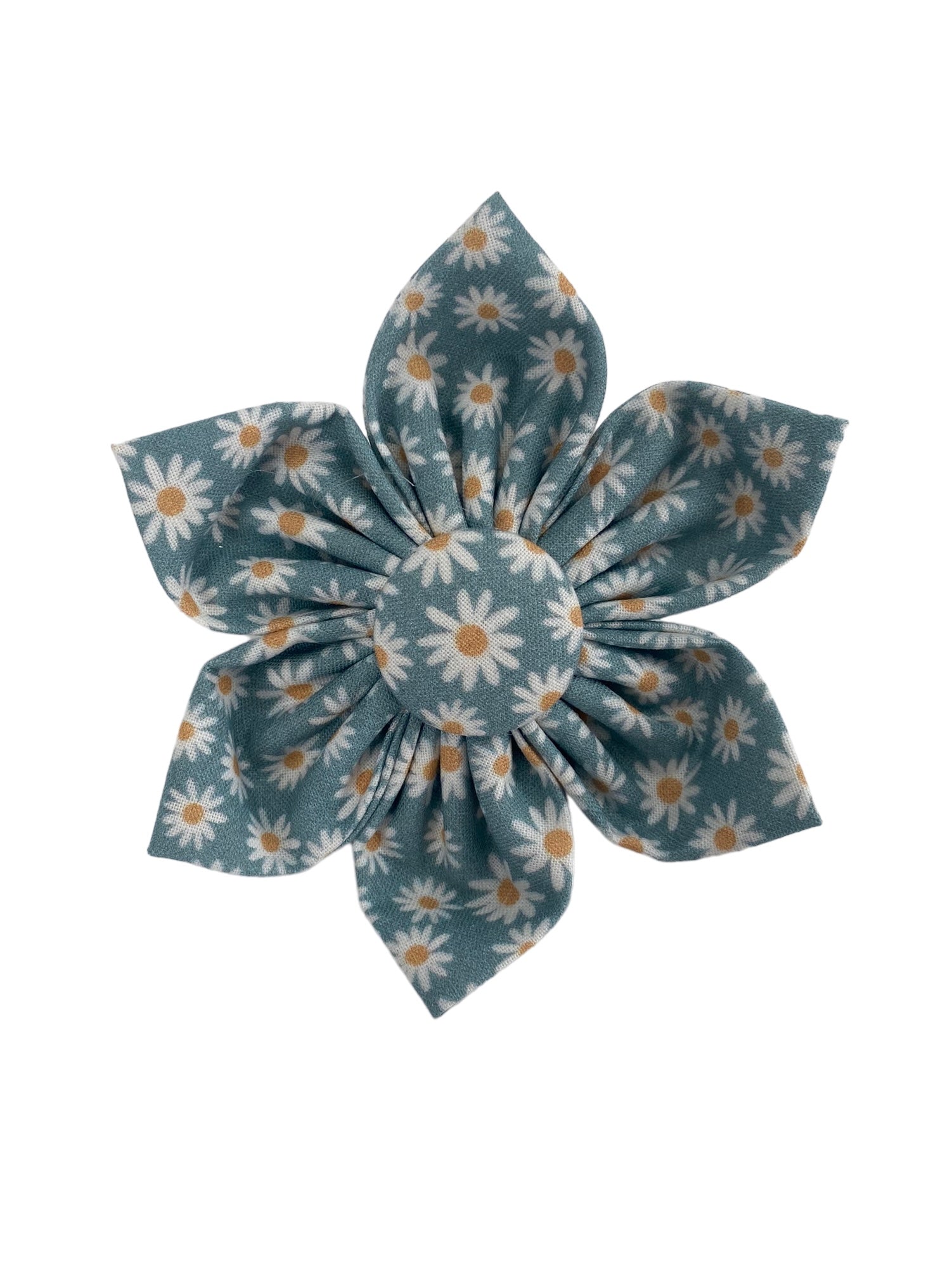 Blue dog collar flower with white daisies all over it. Features: 4" in size and can wrap around collars that are up to 2" in width, the Velcro® can also be trimmed to fit snuggly around smaller collars