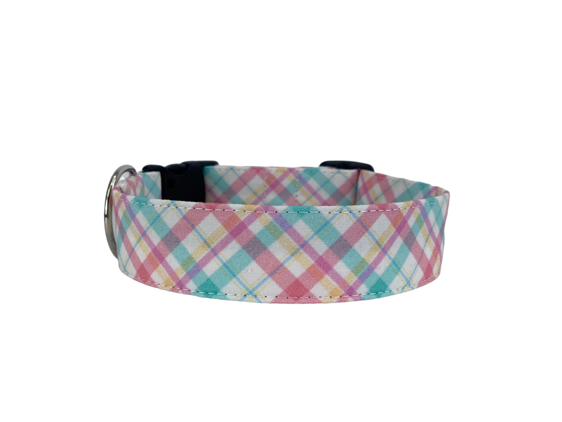 Whether choosing from a traditional dog collar, embroidered dog collar, or engraved buckle dog collar, you’ll find a great selection of personalized dog collars to choose from.  Duke & Fox® personalized dog collars come in a variety of unique styles and patterns. Our embroidered collars and engraved buckle collars also add to your dog's safety and your peace of mind with critical contact information should you and your dog get separated.  Spring pastel plaid dog collar. 